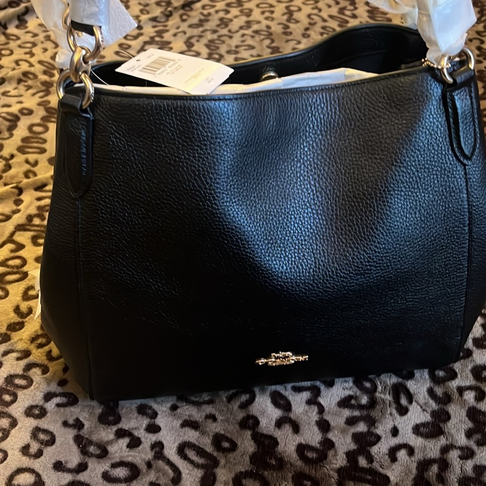 Coach Hallie bag 🖤